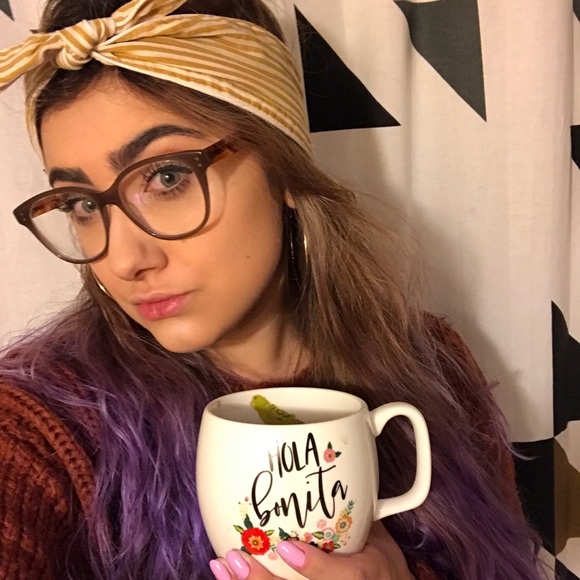 Meet your Posher, Ashton - Picture 7 of 8